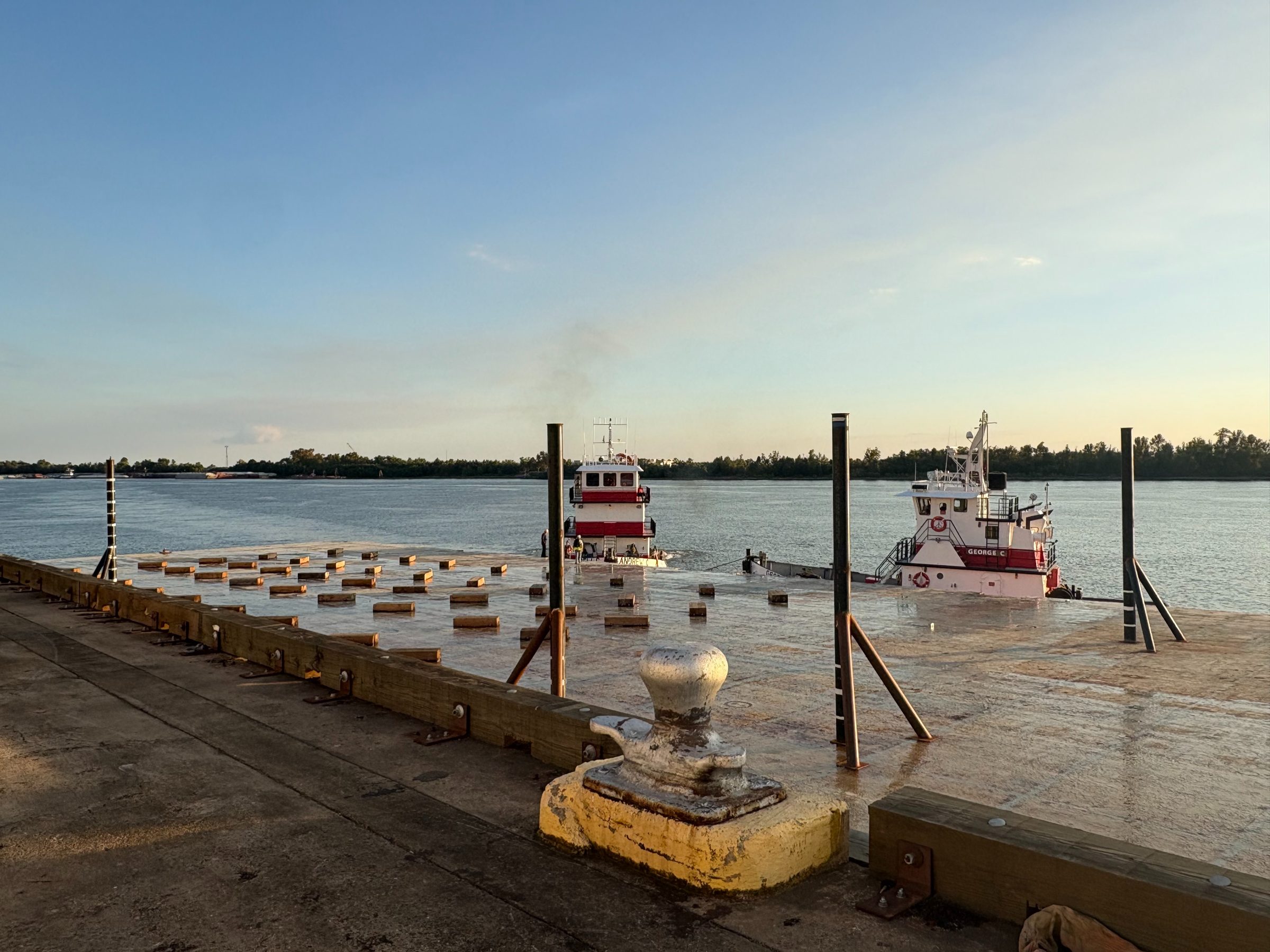 CV Barge underway